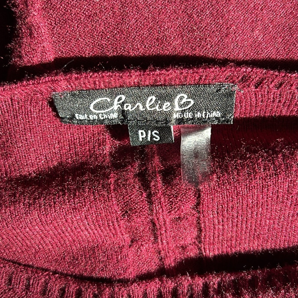 Charlie B long sleeve sweater top, maroon, size S - Picture 7 of 8
